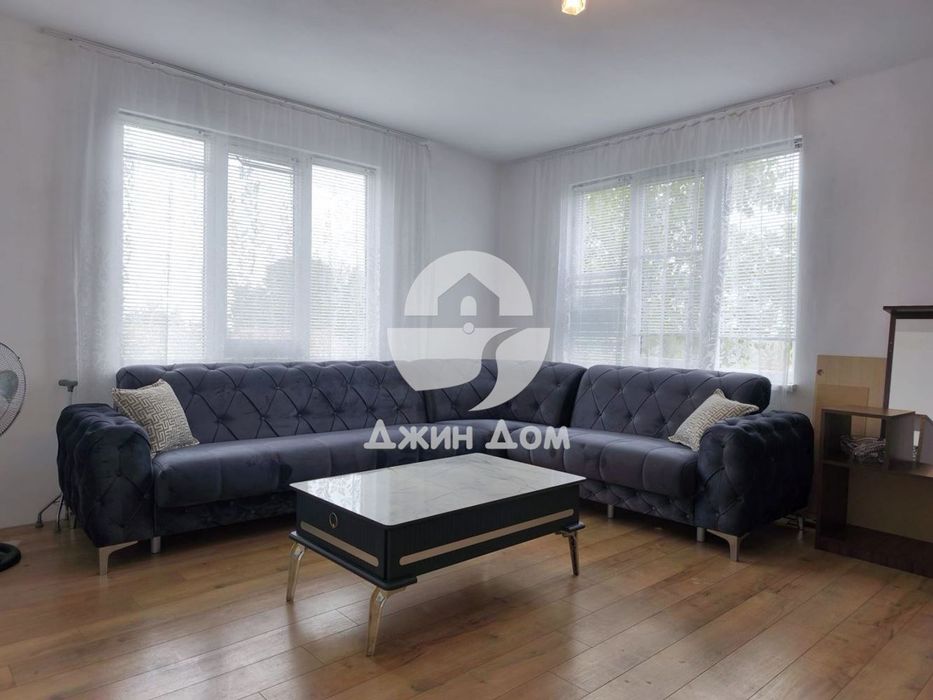 Двуетажна къща с двор и ГАРАЖ в село Винарско, обл. Бургас