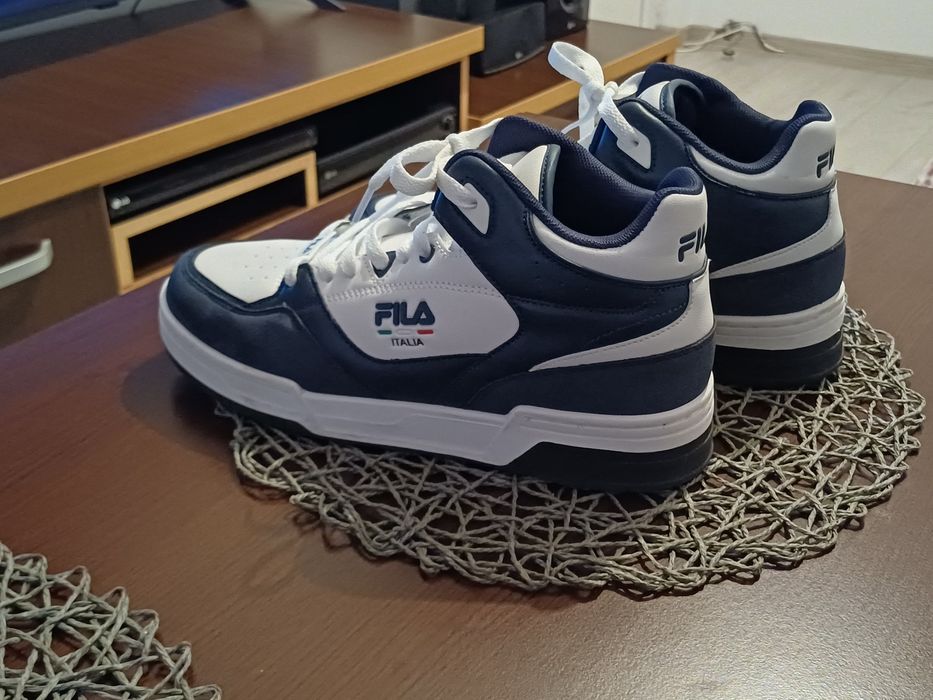 Adidas Nike .noi
