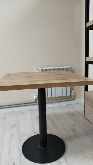 Стол для столовой, кофейни