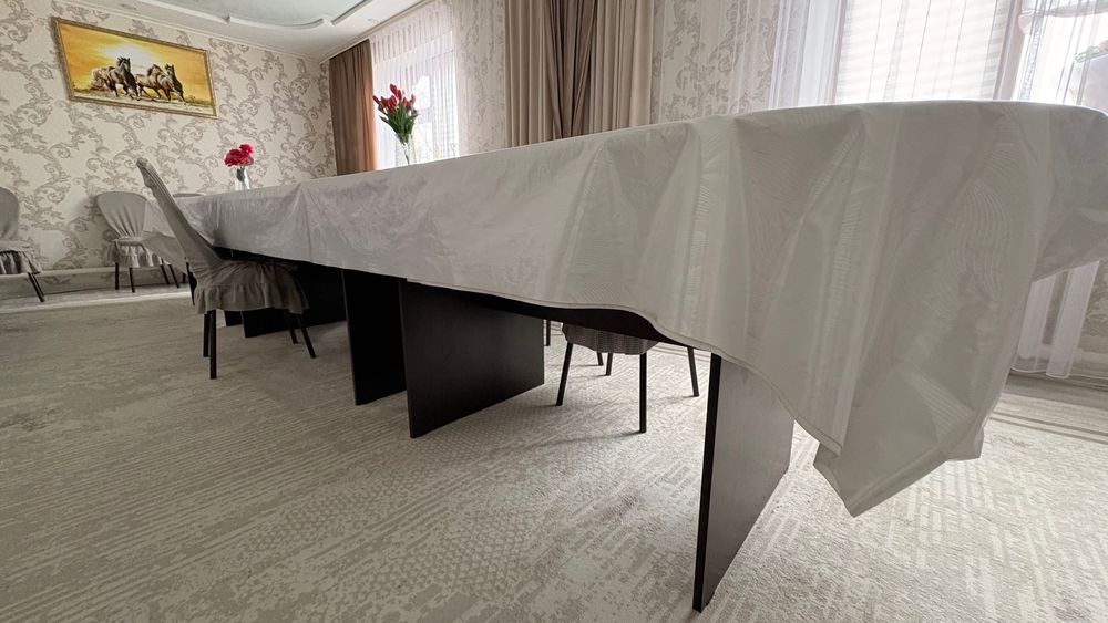 Продам стол 6 метров