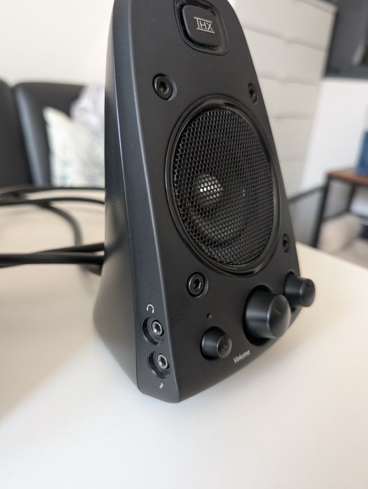 Аудио система Logitech Z623 2.1 200W RMS (400W peak)