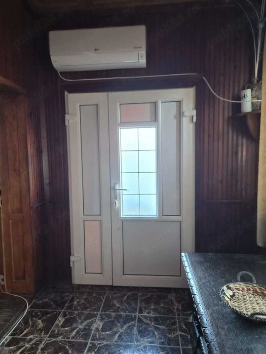 Casa spatioasa cu gradina, curte si garaj