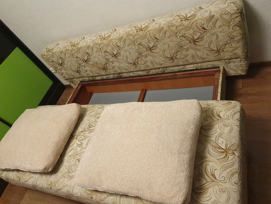 СРОЧНО продам диван!