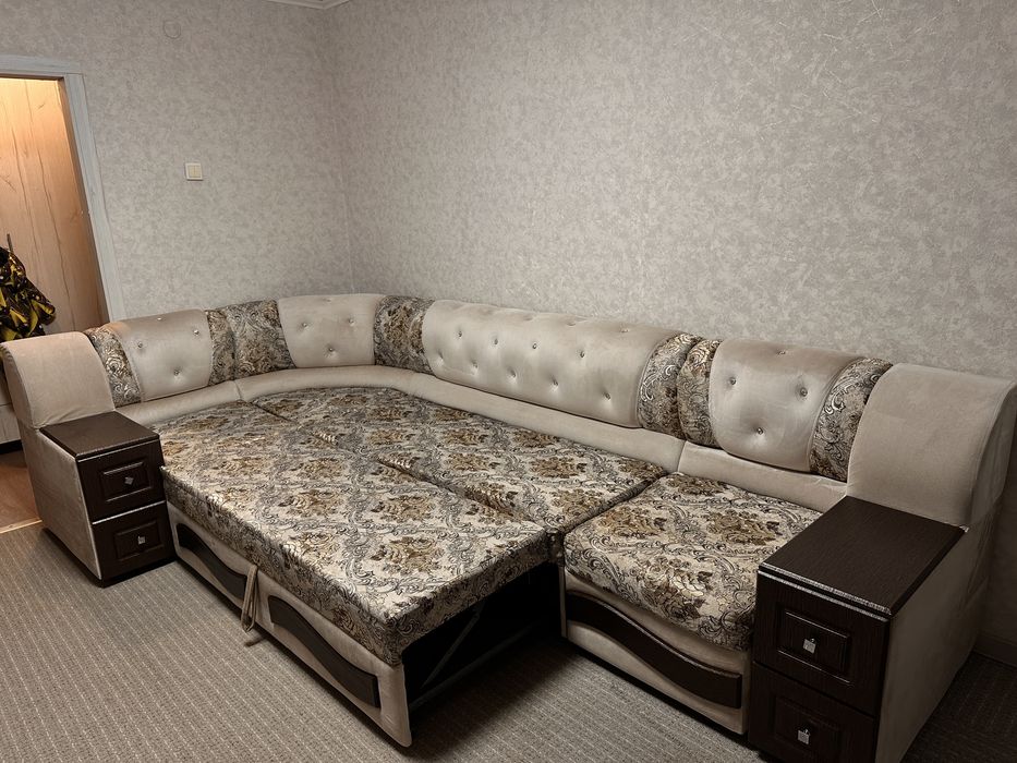 Продам диван угловой
