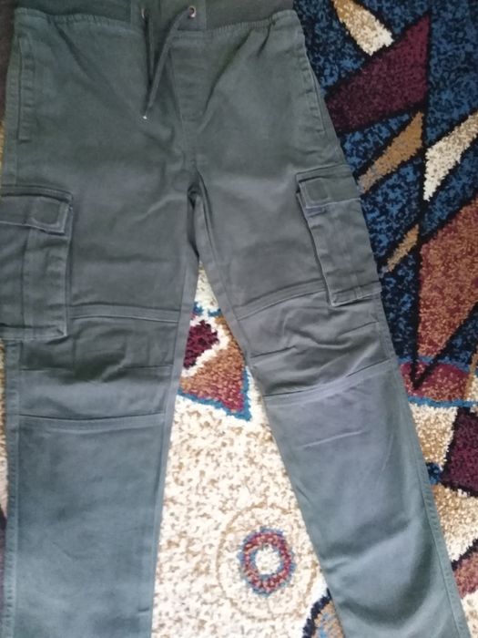 Pantaloni copii.