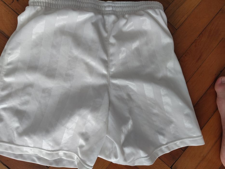 Vând pantaloni Nike