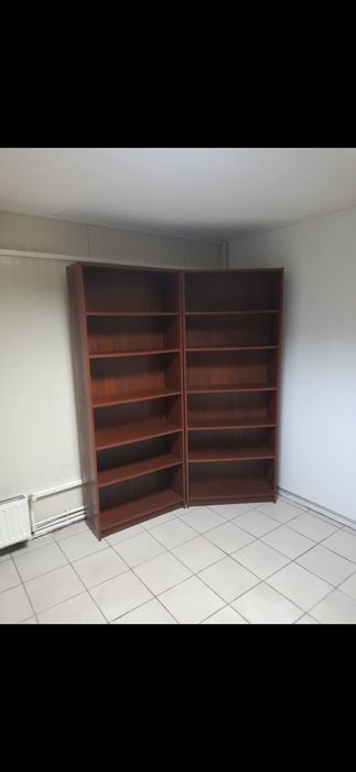 Vând doua dulapuri