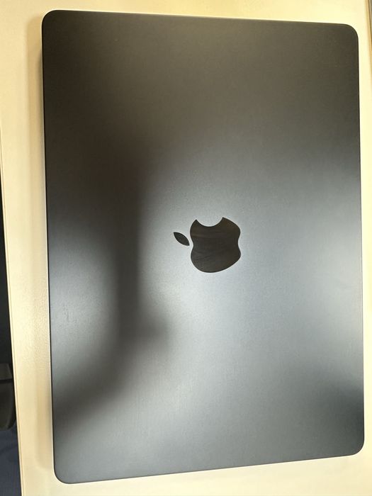 Macbook air [m4 10 ядер], [16gb], [13,6 диагональ]