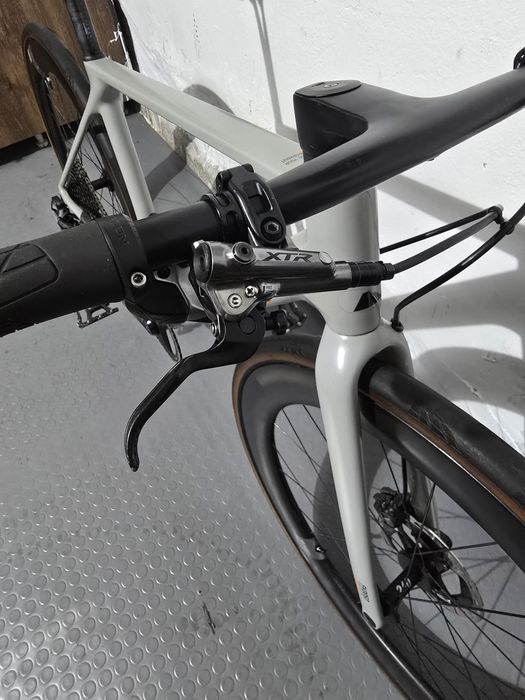 Карбонов шосеен,трекинг велосипед Canyon roadlite