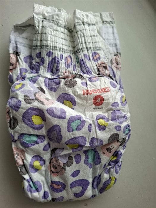 Остатки памперса huggies
