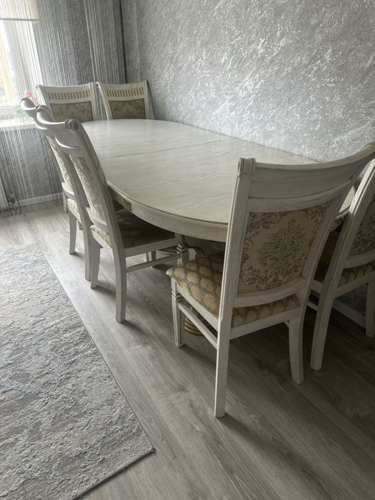 Продам куханный стол и стулья