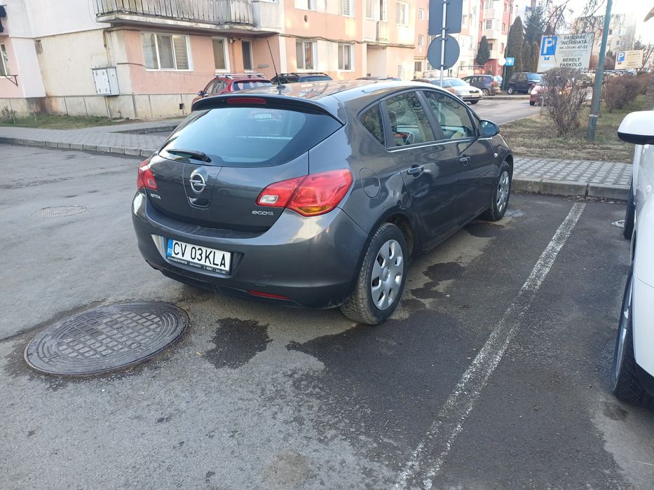 Vand Opel Astra J (2012) - 1.4 Benzina