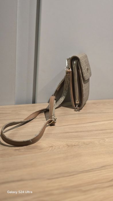 Малка дамска чантичка – чисто нова