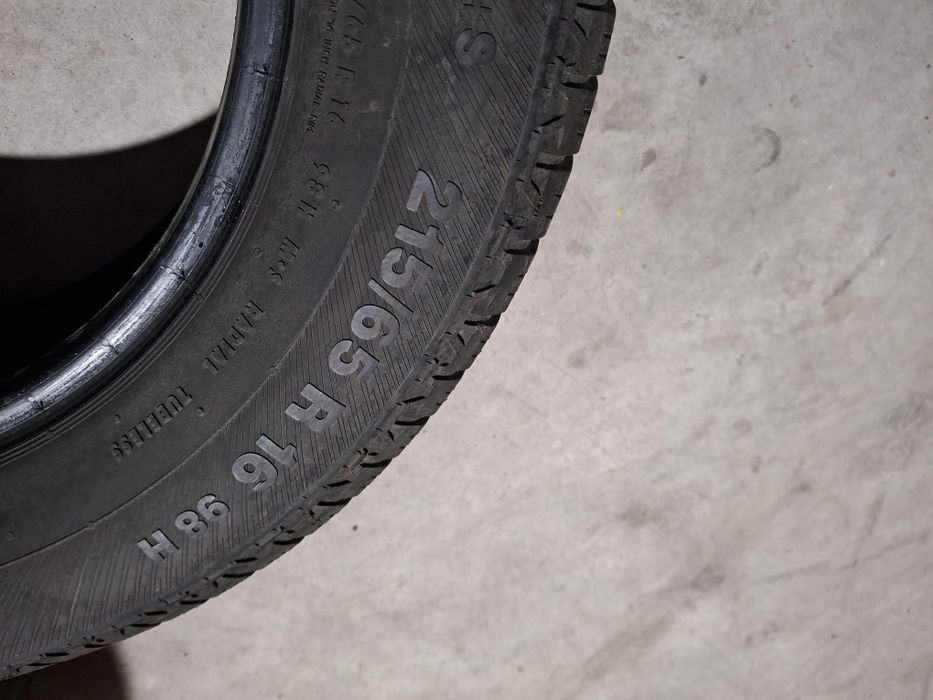 4 Anvelopele de iarnă 215 65 r16  Barum