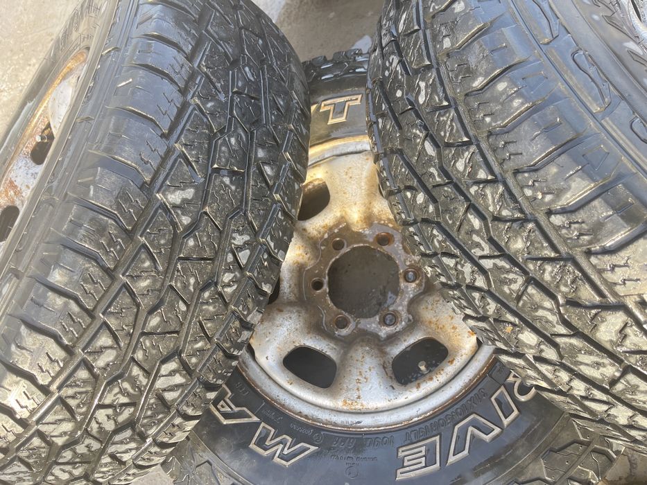 Шины с дисками на пикап