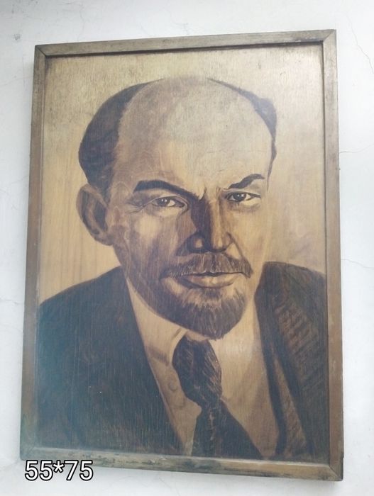 Портрет Владимира Ленина.