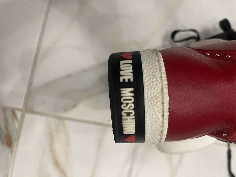 Обувки love moschino