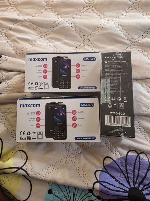 Vând 3 telefoane mobile pt cei in vârstă