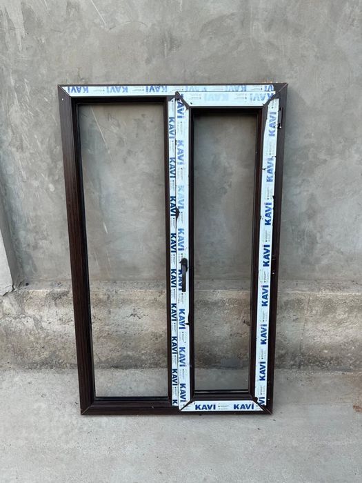 Пластик айна и темир есик