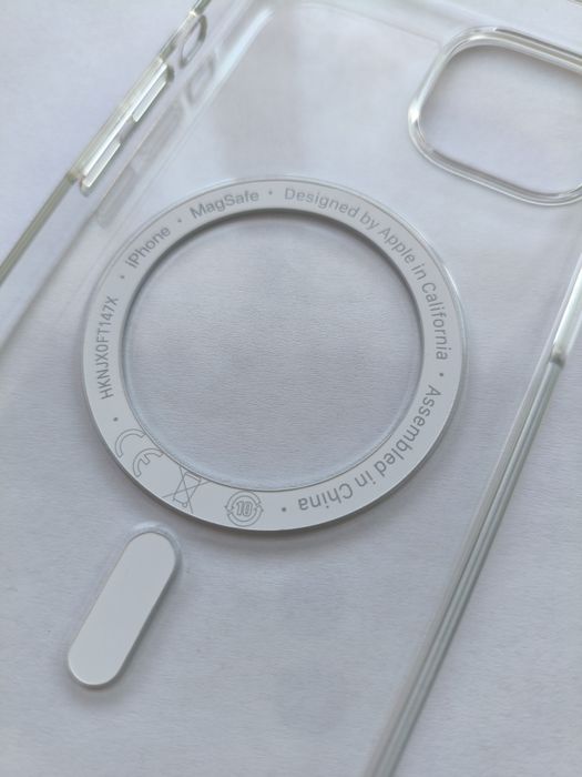 Оригинален прозрачен калъф на Apple с MagSafe за iPhone 13 (като нов)