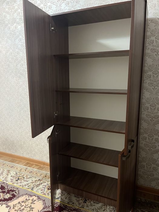 Горка в отличном состоянии шкаф