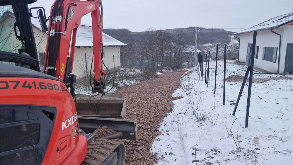 Inchiriez excavator 6t cu operator