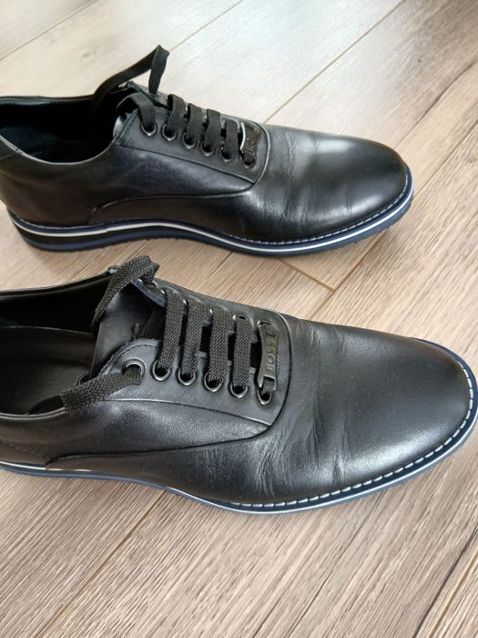 Обувки Boss, Номер 40, размер стелка 27см.