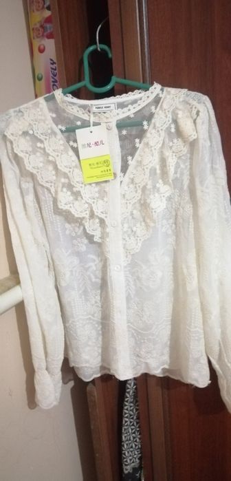 новая рубашка с этикеткой