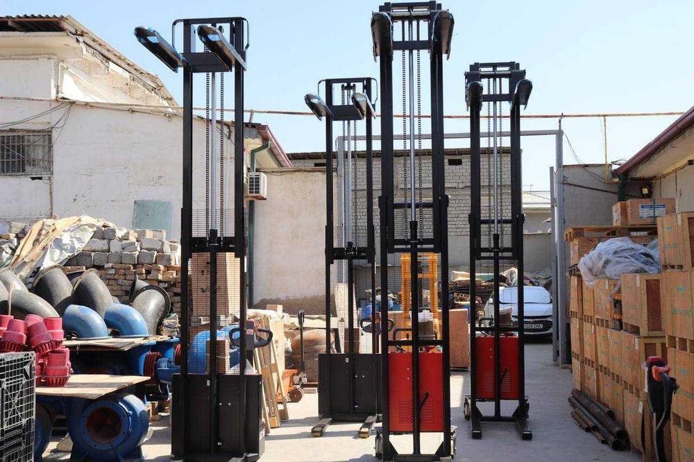 Фулл электронная штабеллер  / штабелер электрический самоходный