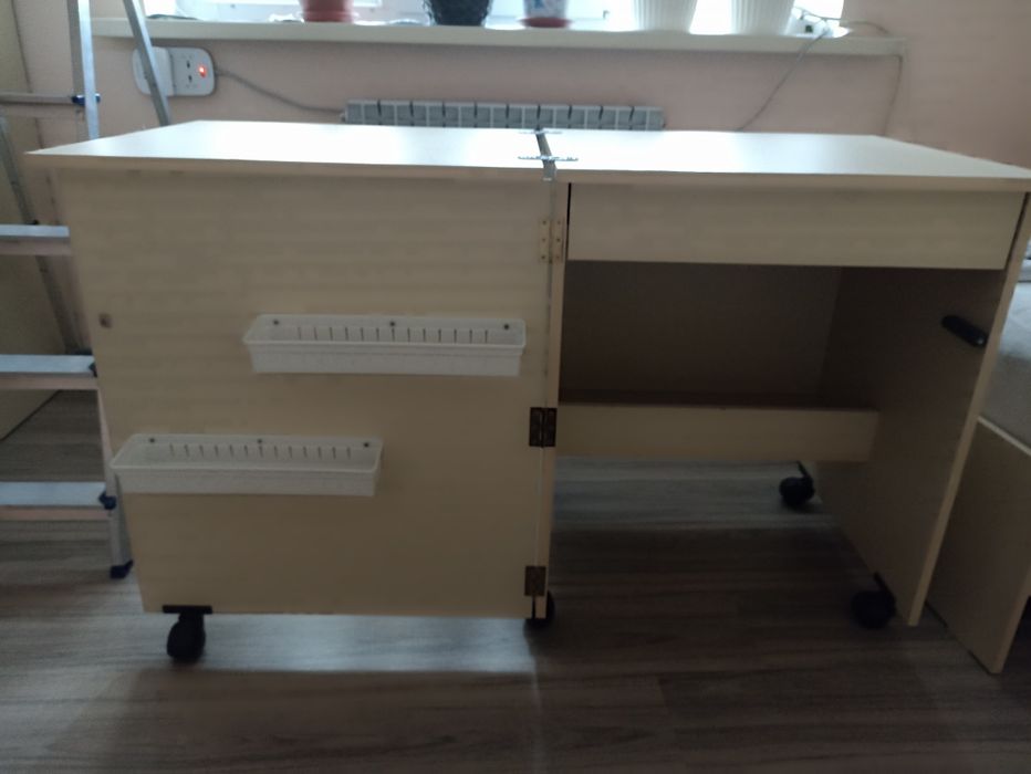 Тумбочка раздвижные