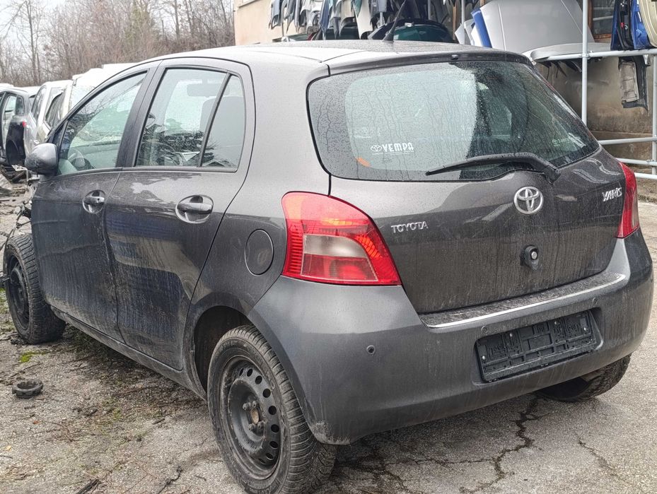 Toyota Yaris II 1.3 бензиин 87 к.с. 2SZ 2007г. НА ЧАСТИ