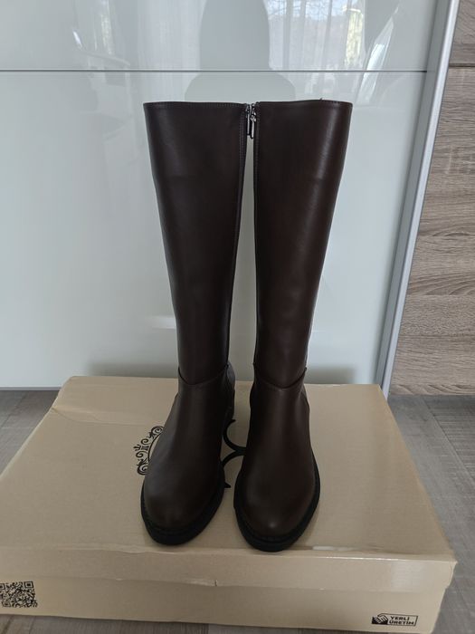 Кафяви високи ботуши 38н.