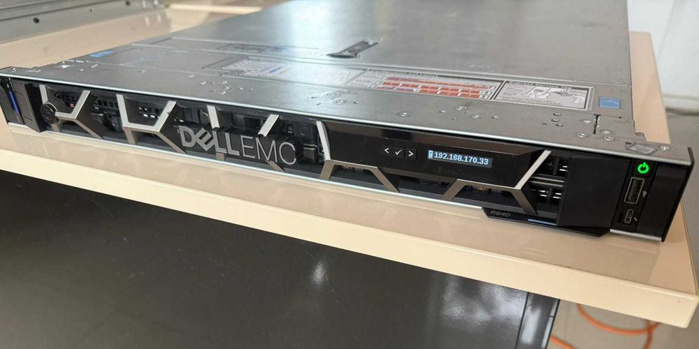 Server DELL PowerEdge R640: Intel Xeon Gold 6138 40C/80T 64GB DDR4 ECC 10bays RAID H730 Cache SATA/SAS 2x750W [cu factura, TVA]