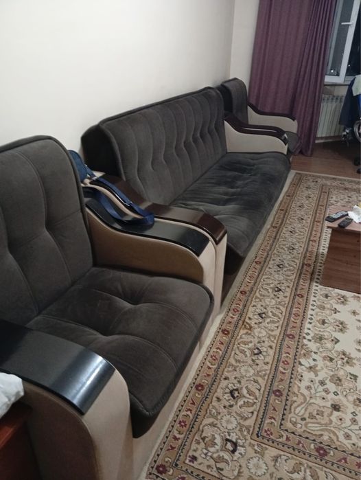 Продам диван с креслами