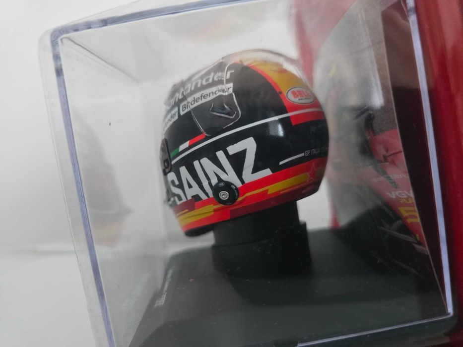 Casca Carlos Sainz Ferrari F1