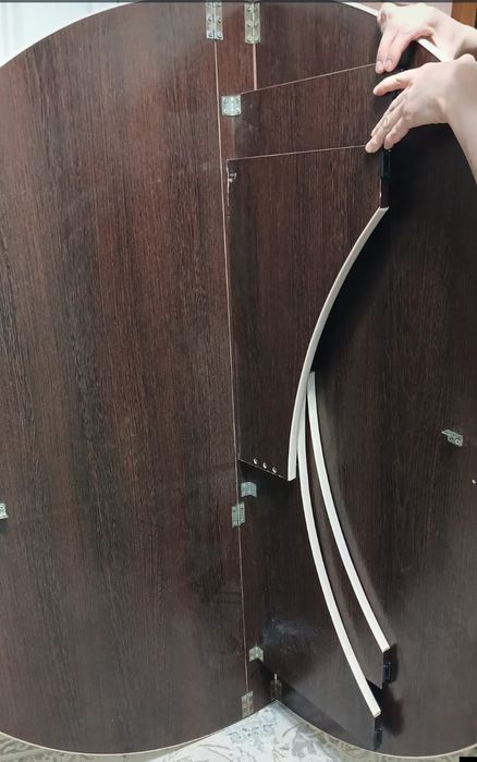 Продам стол круглый