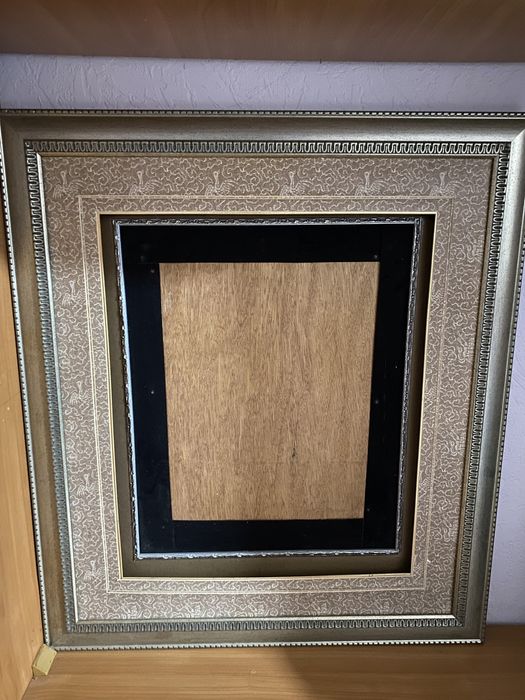 Рама для картин. В хорошем состоянии.