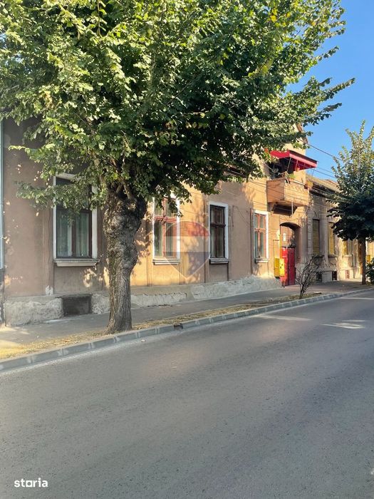 Apartament cu 1 camera de vânzare + boxa pe str George Cosbuc