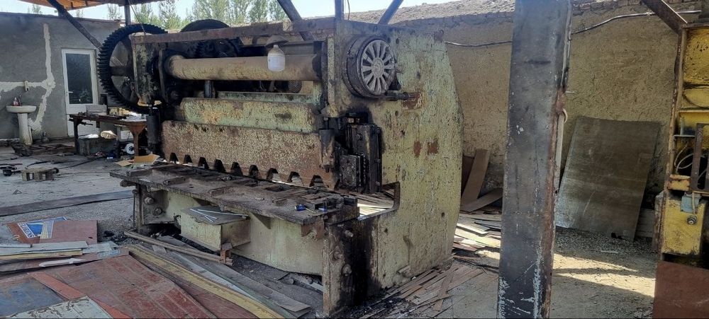 Глатина 12мм узунлиги 2.50м
таййор холатда. фаргона бувайдада
нархи 62