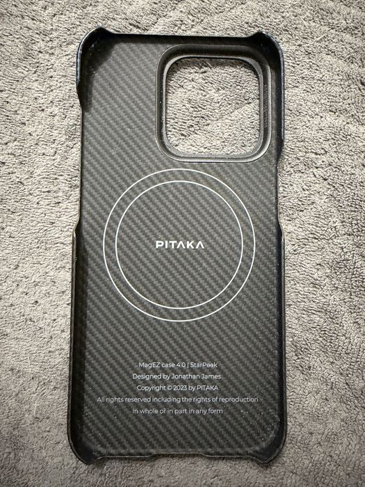 Продам чехол Pitaka на iPhone 15 pro