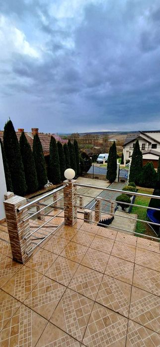 Casa curte gradina