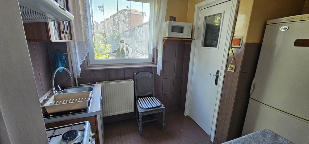 Chirie apartament AN 2 camere decomandat Piata Rogerius
