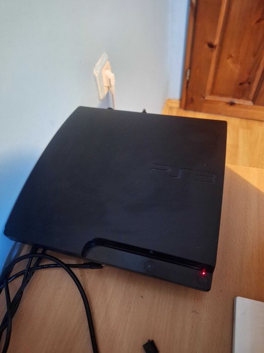 Ps3 slim 320 gb в перфектно състояние!