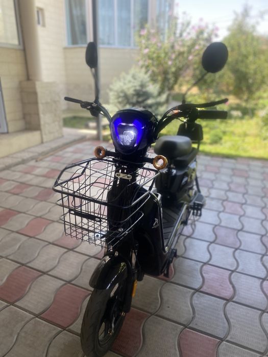 Продам скутер amanat x5