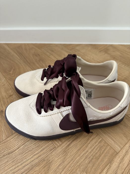 Nike Astrograbber