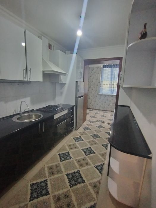 Garinda 2etajda 77 Serbiyada 6metirlik balkonli uy sotiladi