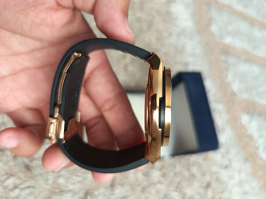 Продам  часы Hublot