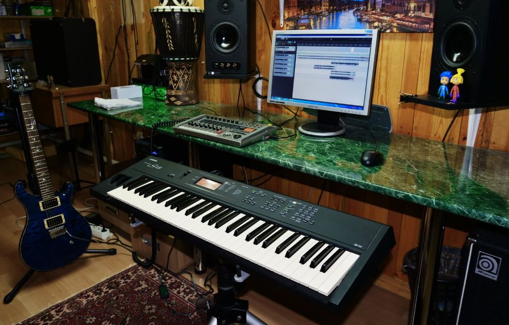 синтезатор YAMAHA S 03