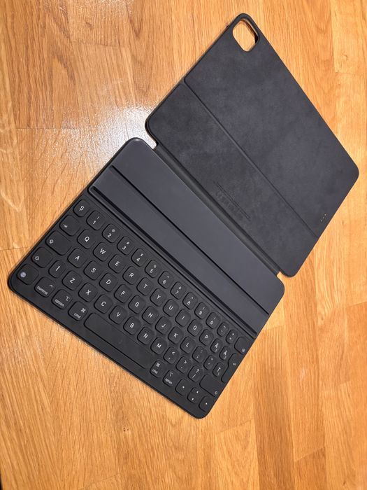 Apple Smart Keyboard Folio