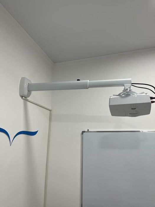 Проэктор OPTIMA в эксплуатации был 1 мес